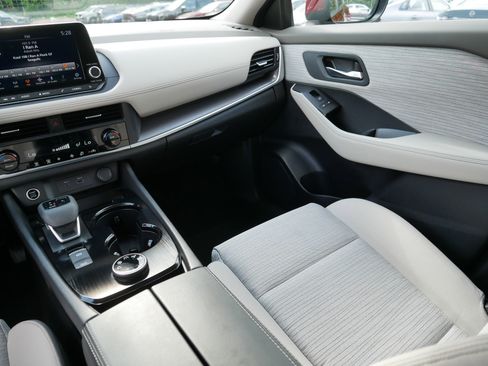 Certified 2023 Nissan Rogue SV AWD/4WD image 11