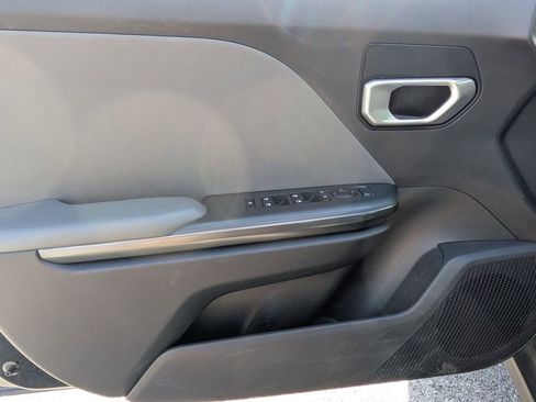 Used 2025 Kia K4 LXS image 11