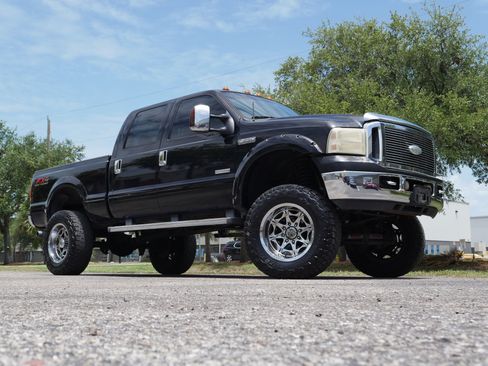 Used 2006 Ford F250 Lariat AWD/4WD image 3
