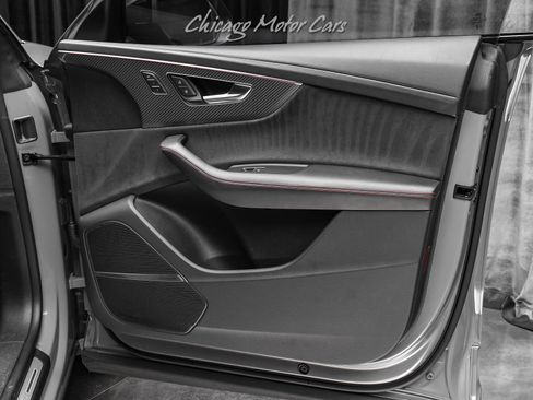 Used 2023 Audi RS Q8 4.0T Quattro Black Optic Exec w/ Black Optic Package image 34