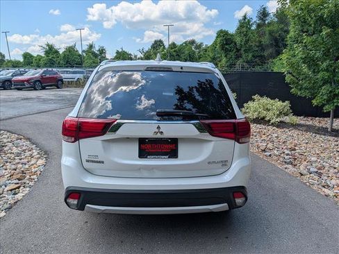 Used 2017 Mitsubishi Outlander SEL FWD image 4