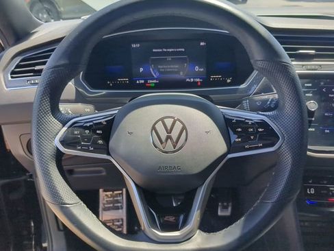 Certified 2022 Volkswagen Tiguan SE R-Line FWD image 30