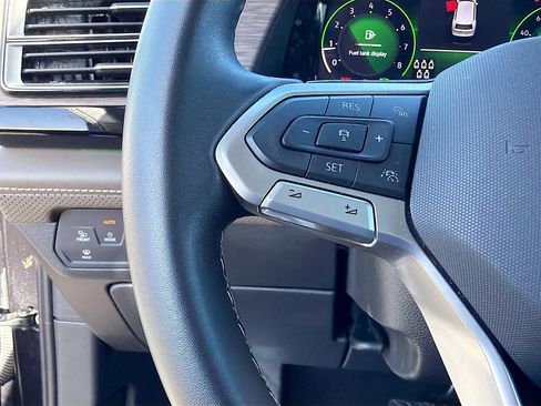 Used 2025 Volkswagen Atlas SEL image 38