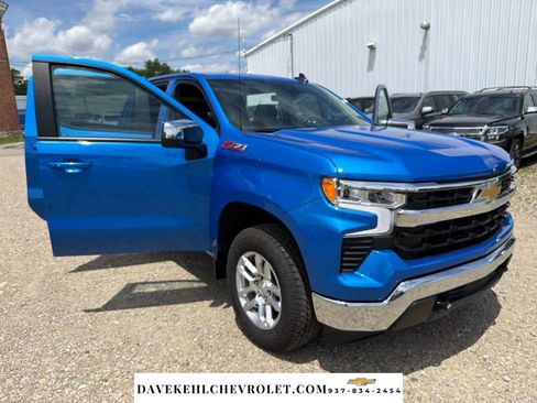 Used 2025 Chevrolet Silverado 1500 LT AWD/4WD image 32