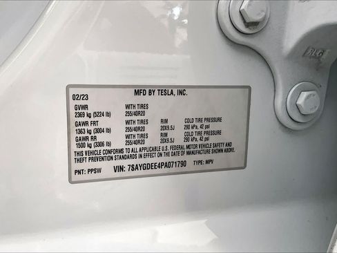 Used 2023 Tesla Model Y AWD image 33