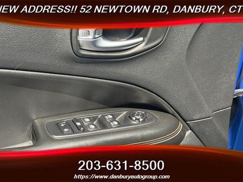 Used 2019 Jeep Compass Latitude w/ Popular Equipment Group AWD/4WD image 12