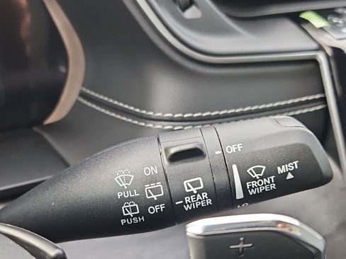 Used 2023 Jeep Grand Cherokee Limited image 26