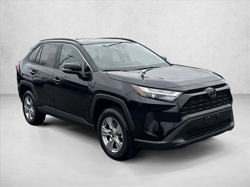 Used 2025 Toyota RAV4 XLE image 3