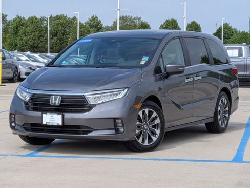 Used 2024 Honda Odyssey EX-L image 2