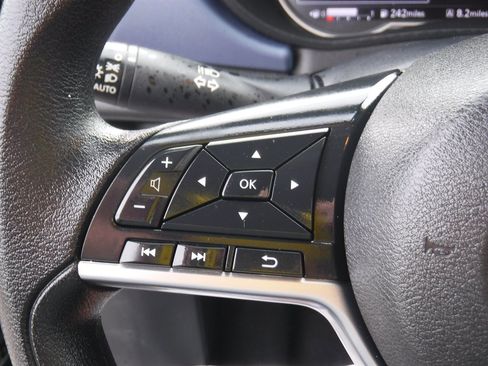 Used 2024 Nissan Versa SV FWD image 13