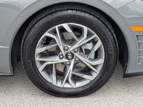 Used 2023 Hyundai Sonata SEL w/ Preferred Accessory Package FWD image 11