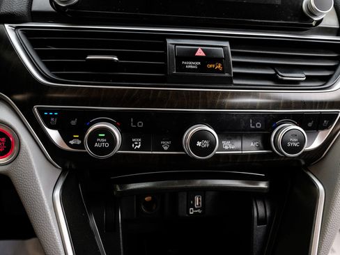 Used 2018 Honda Accord Touring image 36