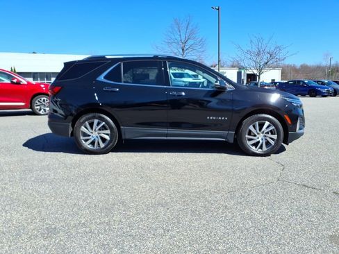 Used 2023 Chevrolet Equinox Premier AWD/4WD image 2