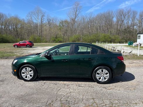 Used 2014 Chevrolet Cruze LS image 5