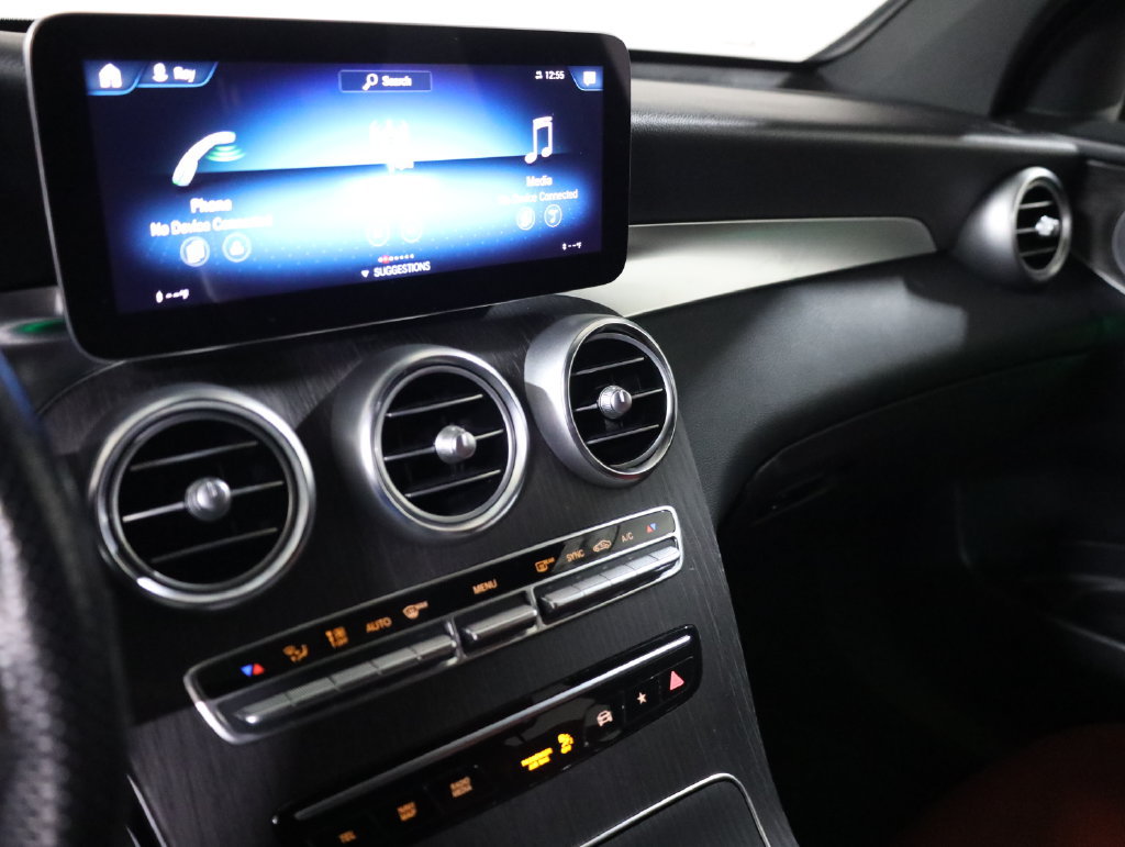 Used 2021 Mercedes-Benz GLC 300 4MATIC Coupe image 21
