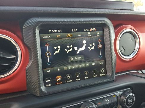 Used 2022 Jeep Gladiator Rubicon w/ LED Lighting Group image 16