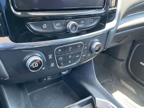 Used 2021 Chevrolet Traverse LT w/ LT Premium Package AWD/4WD image 23