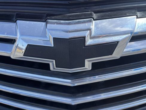 Used 2023 Chevrolet Equinox Premier AWD/4WD image 30