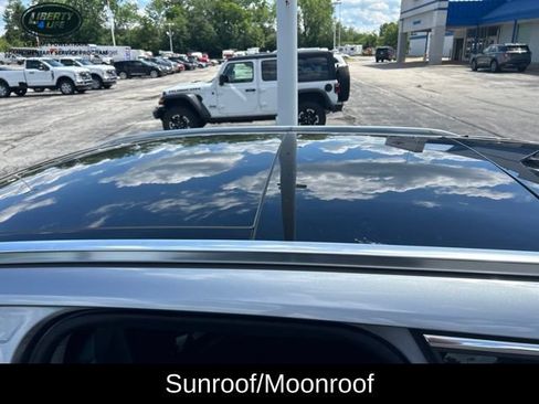 Used 2021 Lincoln Corsair Grand Touring AWD/4WD image 14