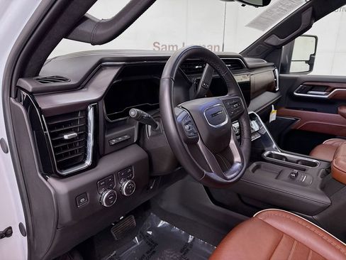 Used 2025 GMC Sierra 2500 Denali Ultimate w/ LPO, GMC Protection Package AWD/4WD image 12