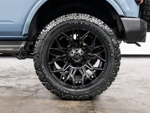 Used 2025 Ford Bronco Outer Banks AWD/4WD image 14