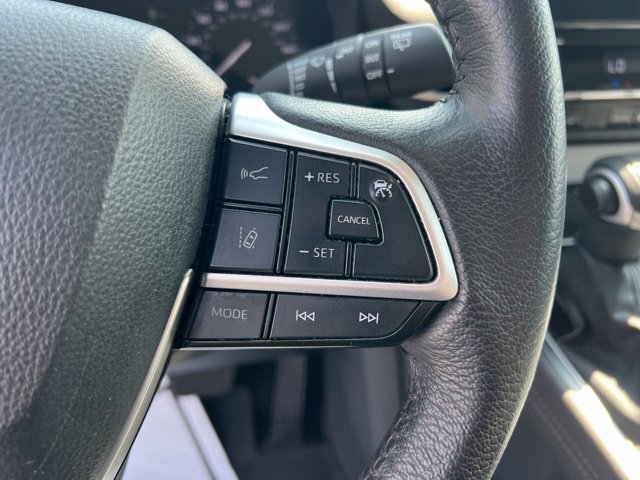 Used 2025 Toyota Sienna XLE w/ XLE Plus Package FWD image 15