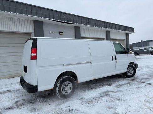Used 2019 Chevrolet Express 3500 Extended w/ Driver Convenience Package image 4