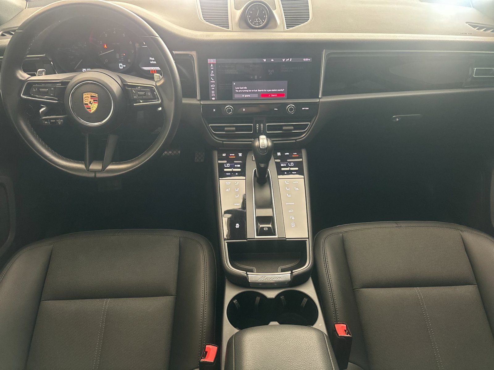 Certified 2023 Porsche Macan AWD/4WD image 6