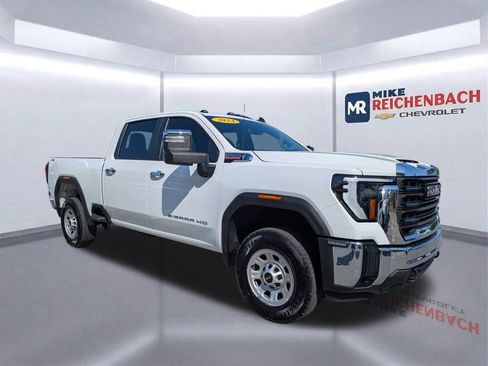 Used 2024 GMC Sierra 2500 Pro AWD/4WD image 2