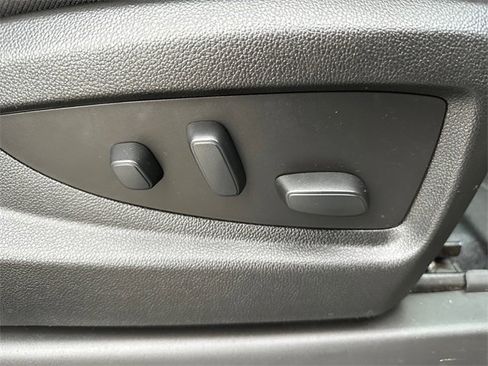 Used 2018 Chevrolet Tahoe 4WD w/ Remote Keyless Entry Package image 29