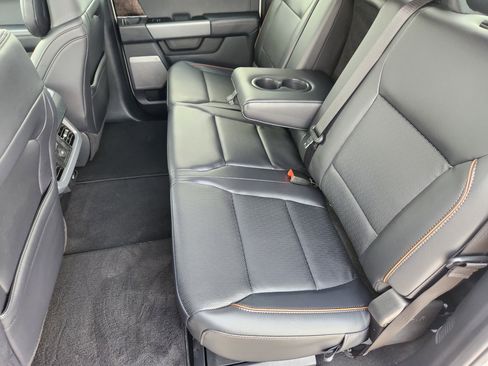Used 2025 Ford F250 Lariat w/ Lariat Ultimate Package AWD/4WD image 30