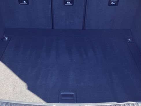 Certified 2025 Porsche Macan image 22