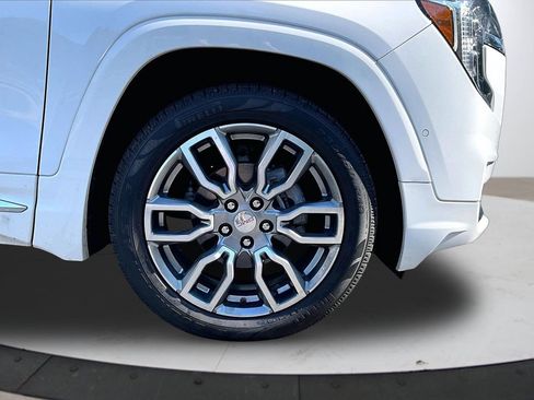 Used 2022 GMC Terrain Denali w/ Denali Premium Package AWD/4WD image 31