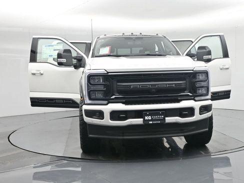 New 2026 Ford F250 Lariat w/ Black Appearance Package image 36