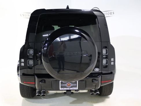 Used 2023 Land Rover Defender 110 V8 AWD/4WD image 28