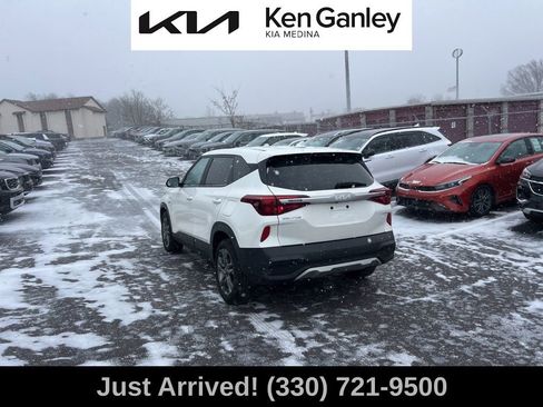 Certified 2023 Kia Seltos LX image 7