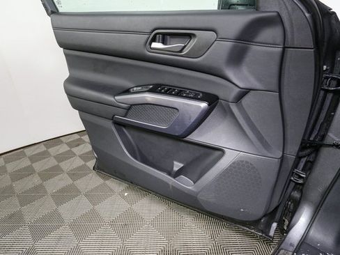 Used 2023 Nissan Pathfinder SL w/ SL Premium Package image 38