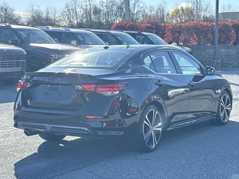 Used 2021 Nissan Sentra SR w/ SR Premium Package image 24