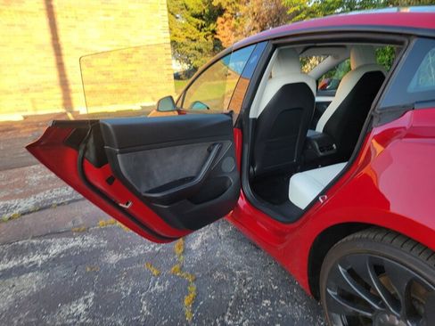 Used 2021 Tesla Model 3 Performance image 26
