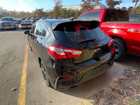 Used 2018 Chevrolet Cruze LT w/ Sun And Sound Package image 3