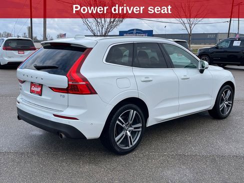 Used 2019 Volvo XC60 T5 Momentum w/ Premium Package image 5