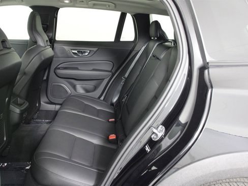 Certified 2025 Volvo V60 B5 Cross Country Plus image 32