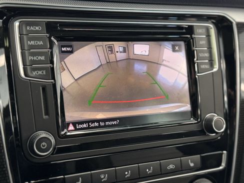 Used 2018 Volkswagen Passat 3.6 image 23