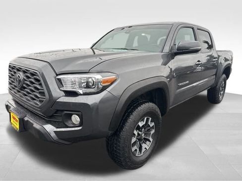 Used 2022 Toyota Tacoma TRD Off-Road w/ Technology Package image 33