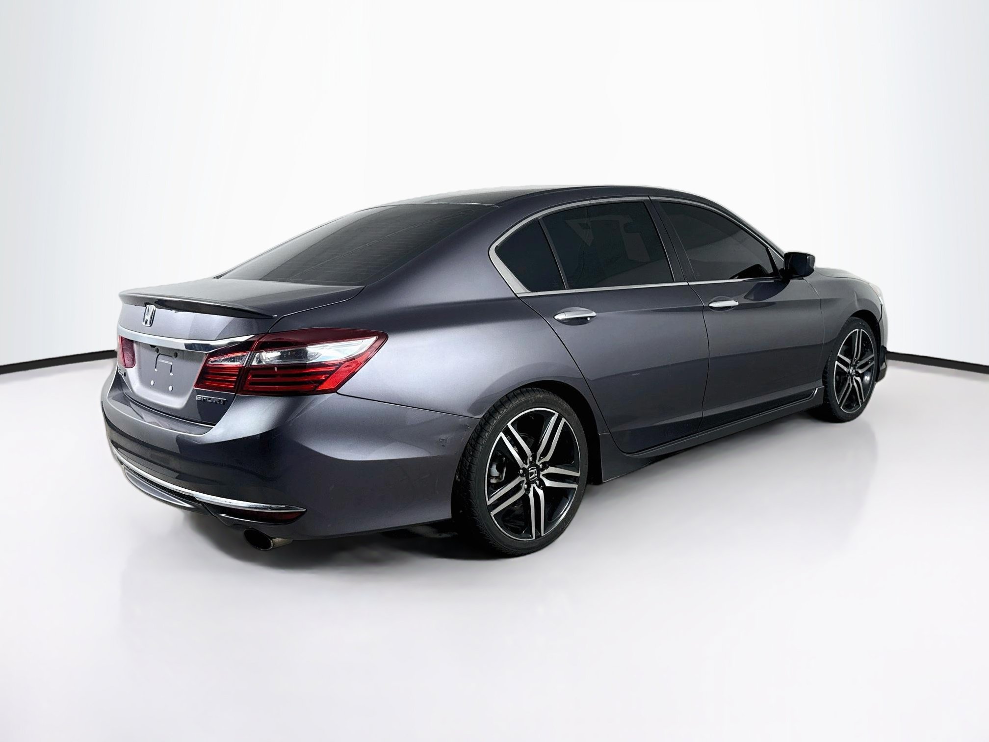 Used 2016 Honda Accord Sport image 9