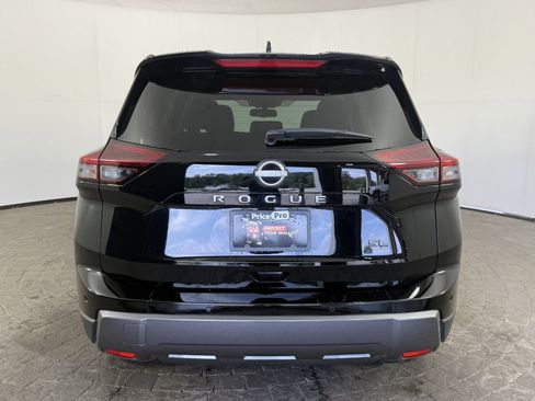 Used 2026 Nissan Rogue SL FWD image 6