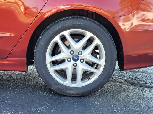 Used 2014 Ford Fusion SE FWD image 10