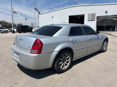Used 2007 Chrysler 300 Touring L RWD image 13