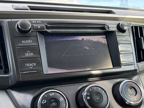 Used 2013 Toyota RAV4 LE AWD/4WD image 20