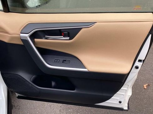 Used 2019 Toyota RAV4 Limited w/ Advanced Technology Package image 38